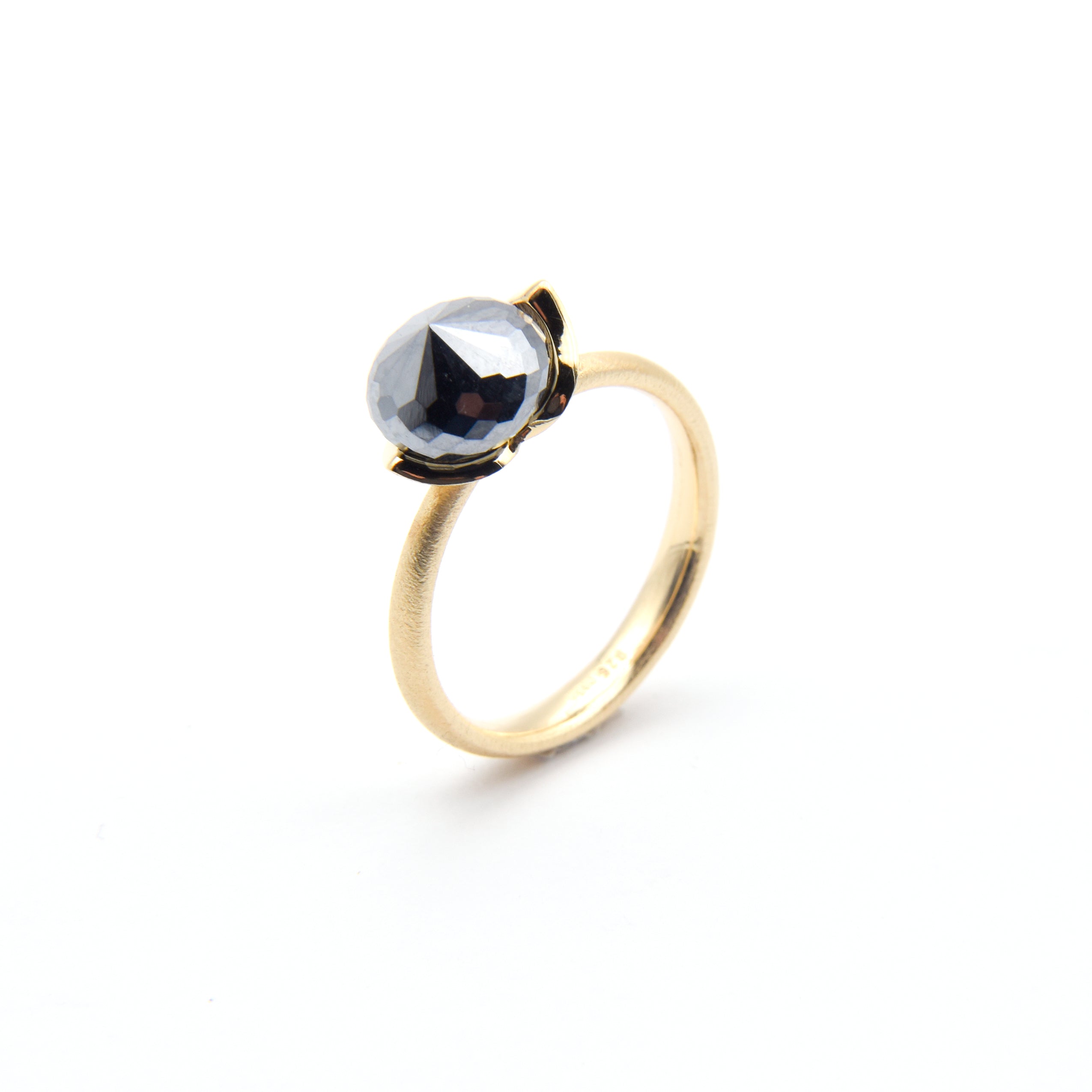 Dolce ring "smal" with hematite rec. 925/-